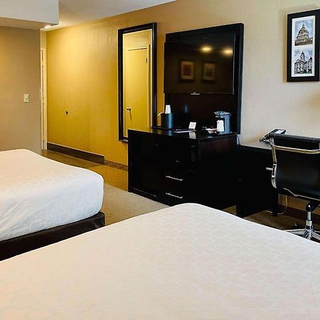 Clarion Inn & Suites Evansville Eksteriør billede
