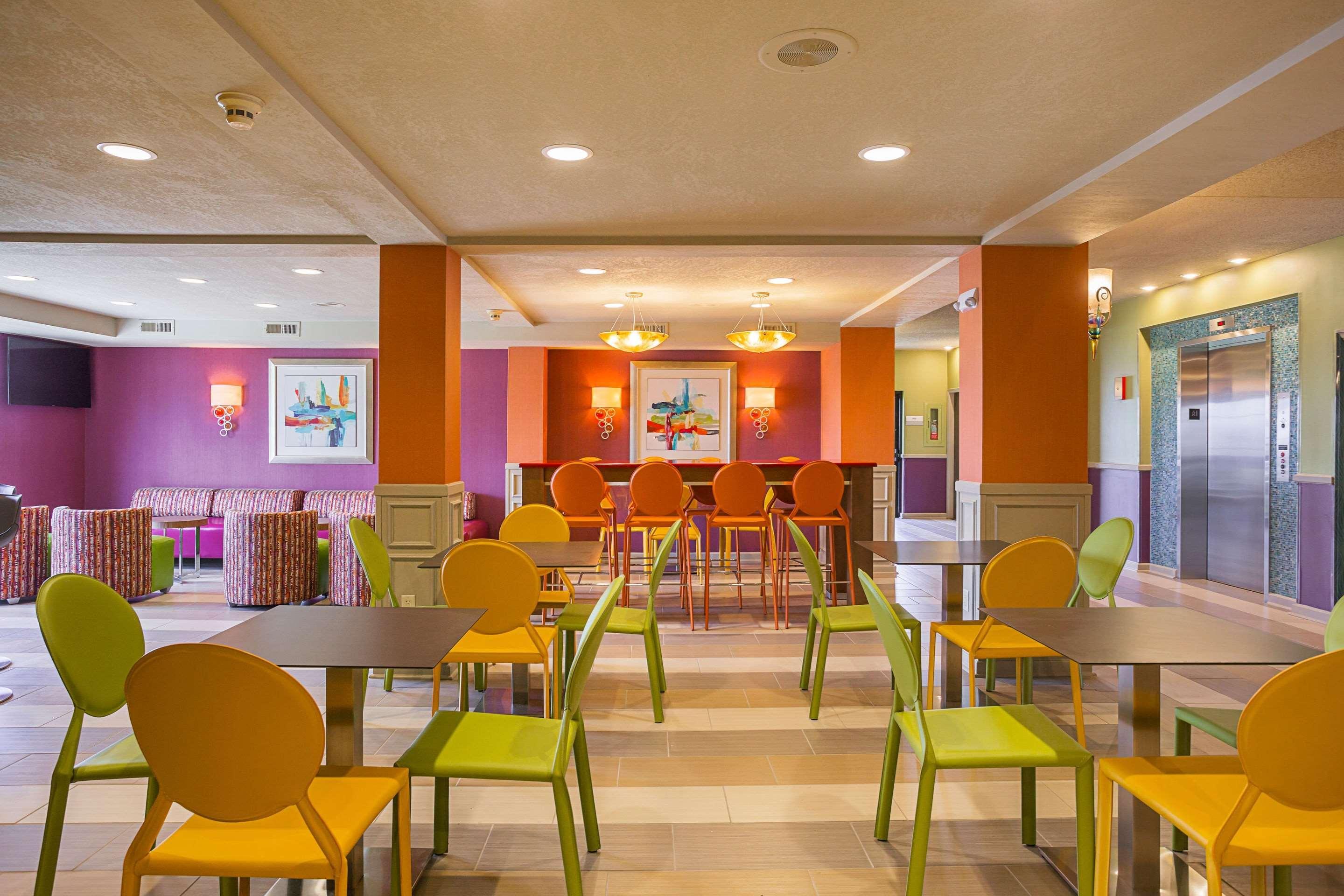 Clarion Inn & Suites Evansville Eksteriør billede