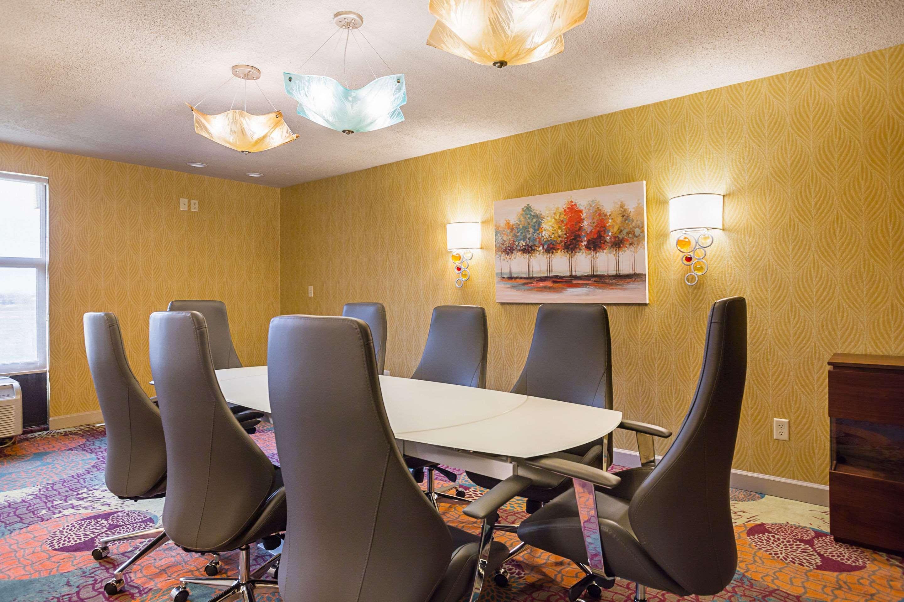 Clarion Inn & Suites Evansville Eksteriør billede