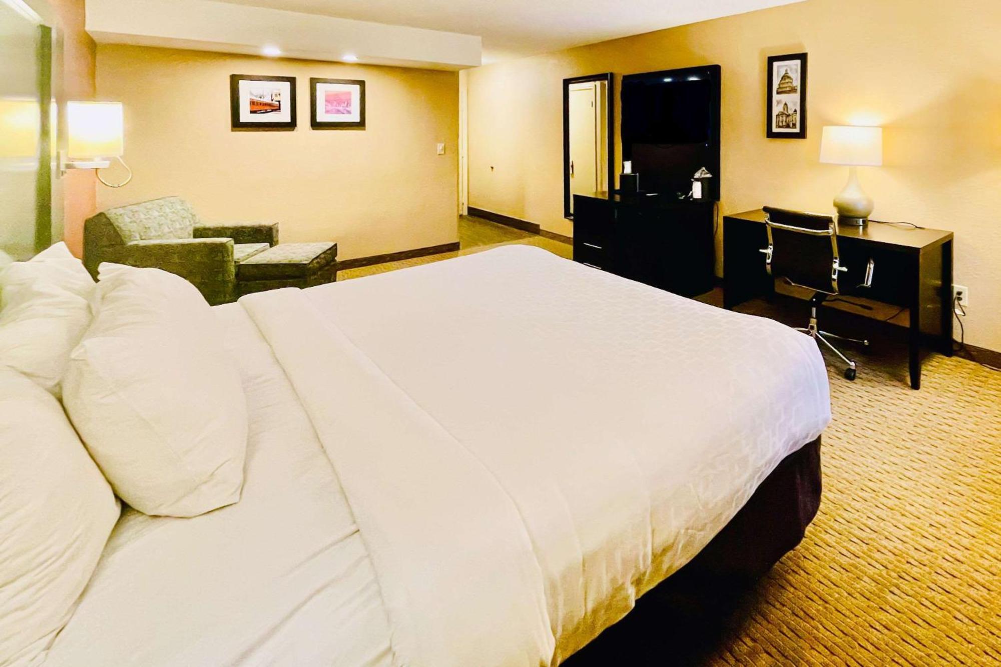Clarion Inn & Suites Evansville Eksteriør billede