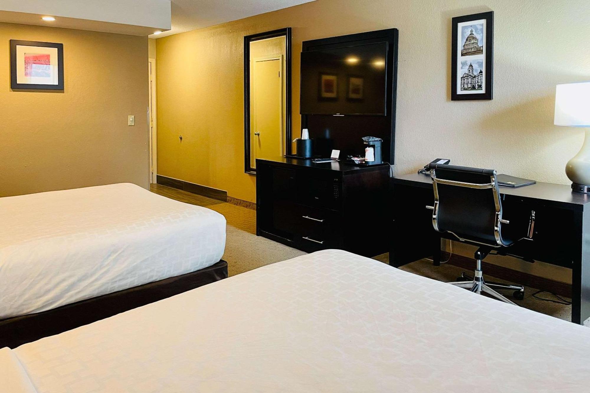 Clarion Inn & Suites Evansville Eksteriør billede