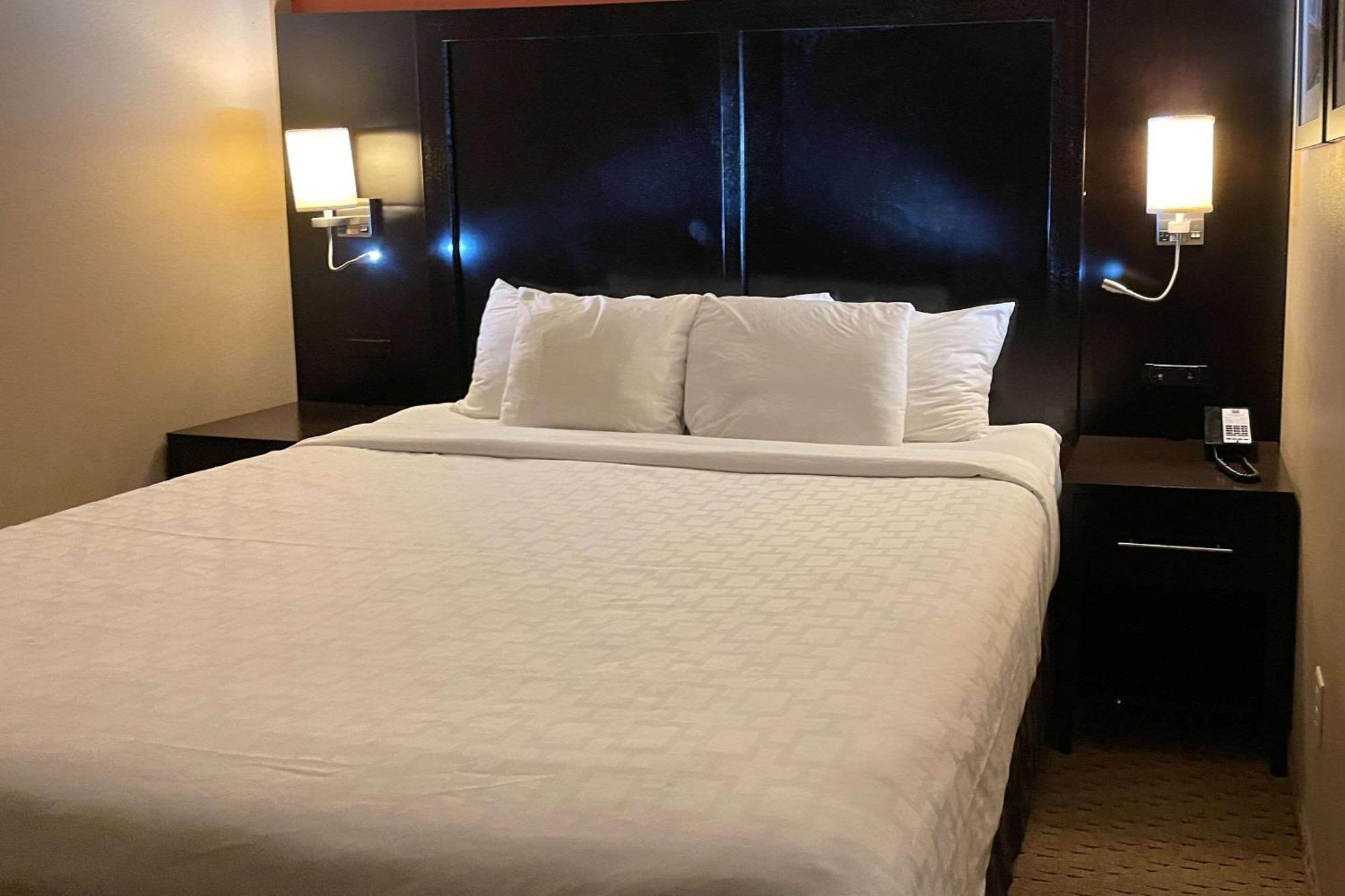 Clarion Inn & Suites Evansville Eksteriør billede