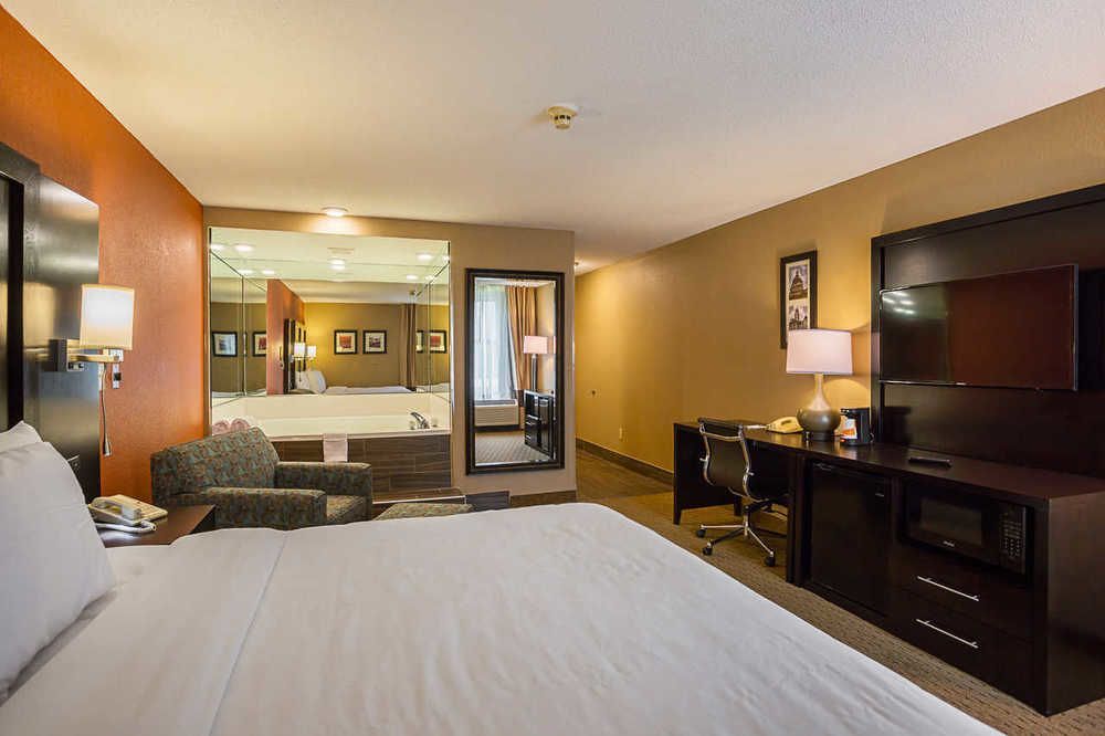 Clarion Inn & Suites Evansville Eksteriør billede